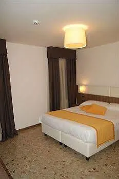 Hotel Il Moro Di Venezia 2*, Venice